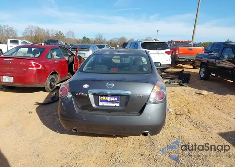 2010 Nissan Altima 2.5 S z USA, uszkodzony, nr VIN 1N4AL2AP5AN542353